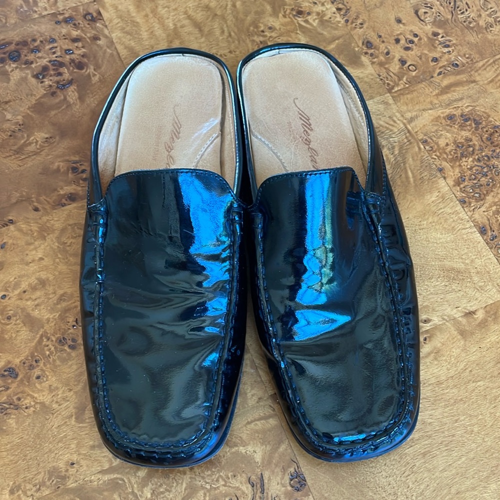 Mezlan patent black leather flat mules 6.5 Made in Italy